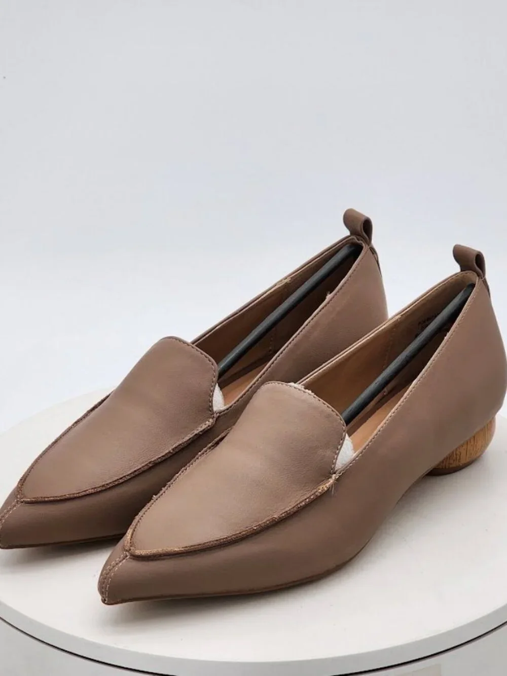 Journee Collection Maggs Taupe Pointed Toe Loafers Low Heel Women's Size 8 New